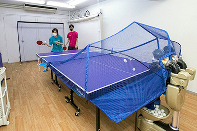 Enjoy table tennis machine with Shibakoen Takkyujyo Plus.