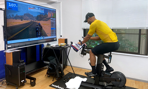 Early morning self Zwift while traveling in Japan! 2 hours of Zwift +smart bike training in the morning! Travelers in Japan (Part 2) May 2023. This customer also uses it for morning training during their trip to Japan. Three days in the first half of my stay in Japan, three days in the second half of my stay in Japan. After working up a sweat on their Zwift +smart bike in the morning, they enjoyed sightseeing in Tokyo. It was difficult to register as a member this time, and since it was a short stay, I confirmed by email and accepted an early morning self-reservation for 6 days. After coming to Japan and the day before the reservation, we confirmed how to log in to the Zwift +smart bike (Wahoo Kickr Bike/WFBIKE1), how to change to your own pedals, how to adjust the saddle, how to use the facilities, etc.